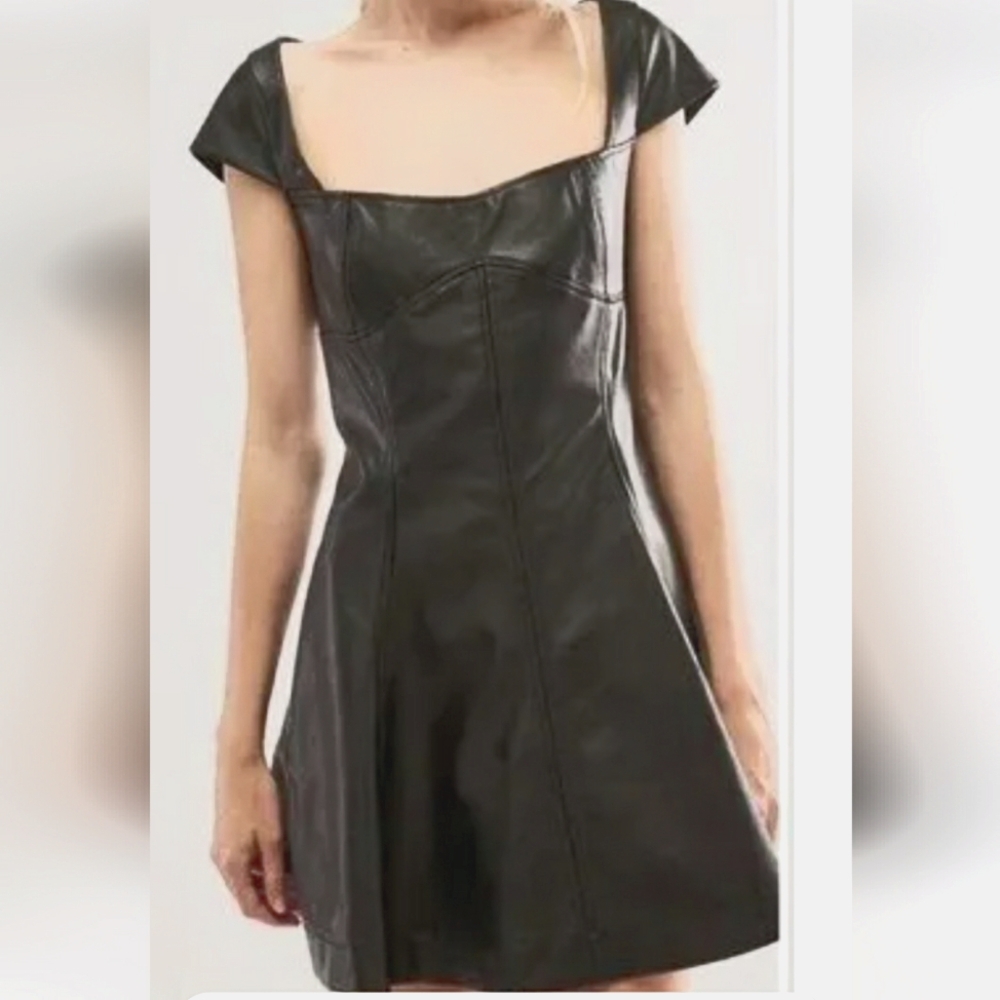 Free People "MIMI" Vegan Leather mini. Size 0 NWOT